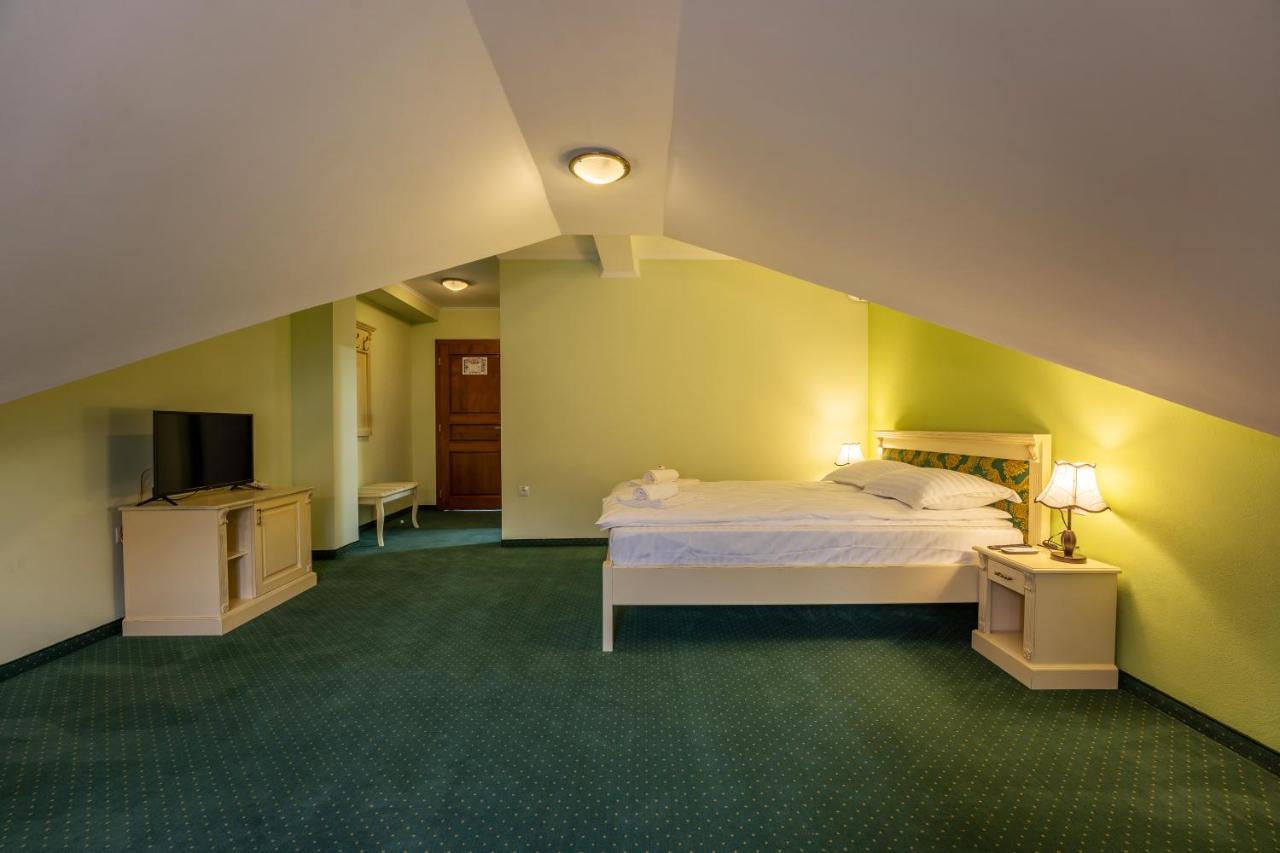 Hotel Princessophie Сигишоара Экстерьер фото
