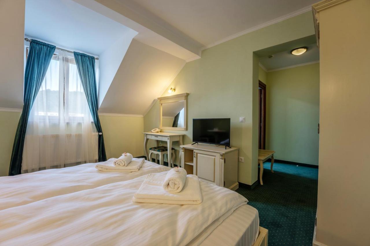 Hotel Princessophie Сигишоара Экстерьер фото