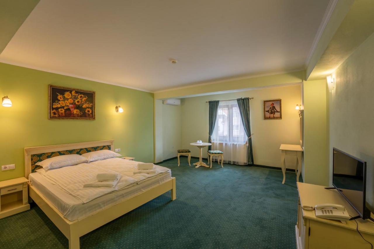 Hotel Princessophie Сигишоара Экстерьер фото