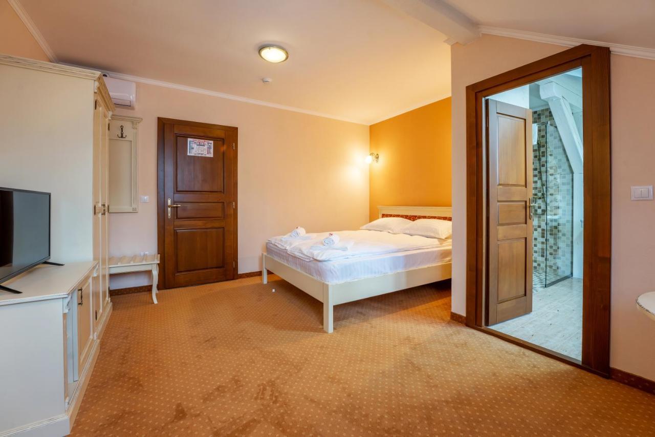 Hotel Princessophie Сигишоара Экстерьер фото