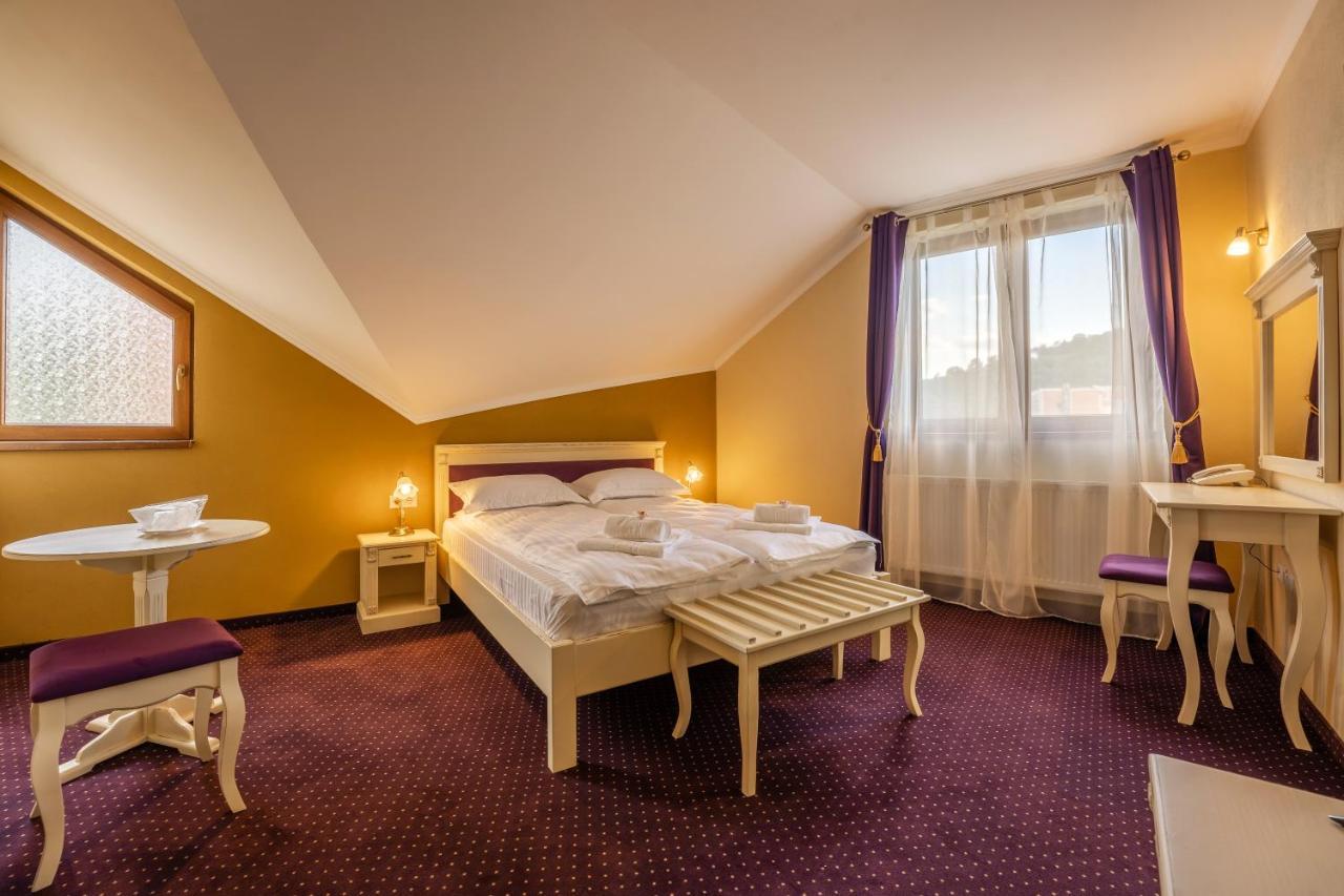 Hotel Princessophie Сигишоара Экстерьер фото