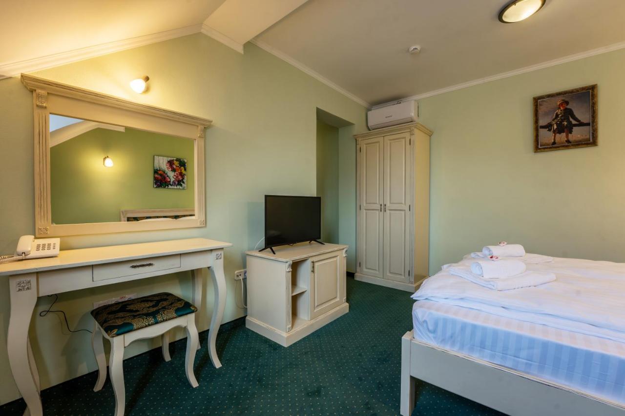 Hotel Princessophie Сигишоара Экстерьер фото