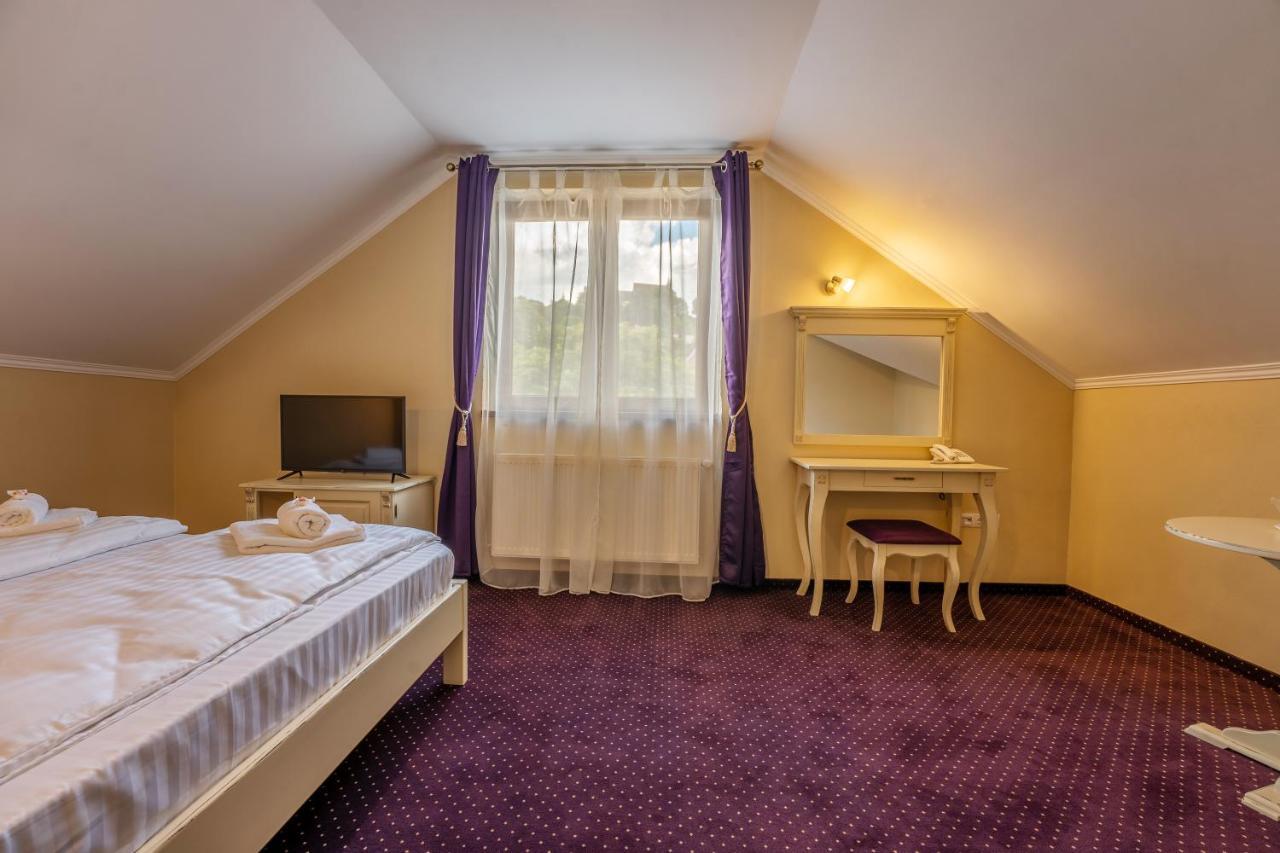 Hotel Princessophie Сигишоара Экстерьер фото