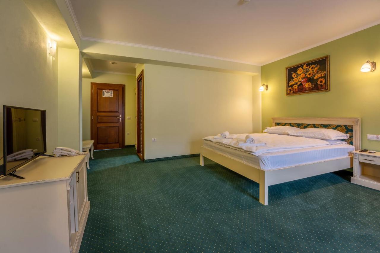 Hotel Princessophie Сигишоара Экстерьер фото
