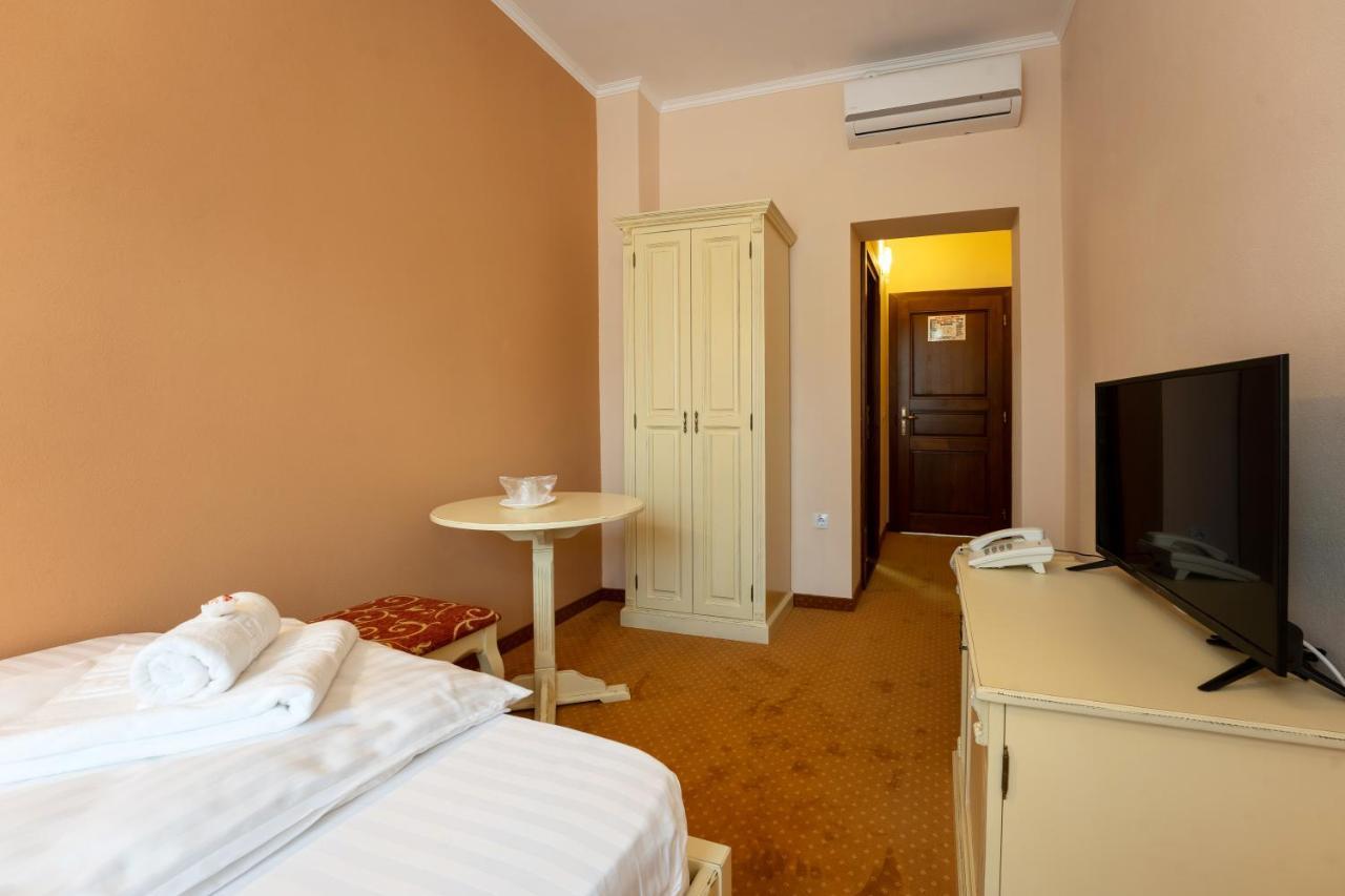 Hotel Princessophie Сигишоара Экстерьер фото