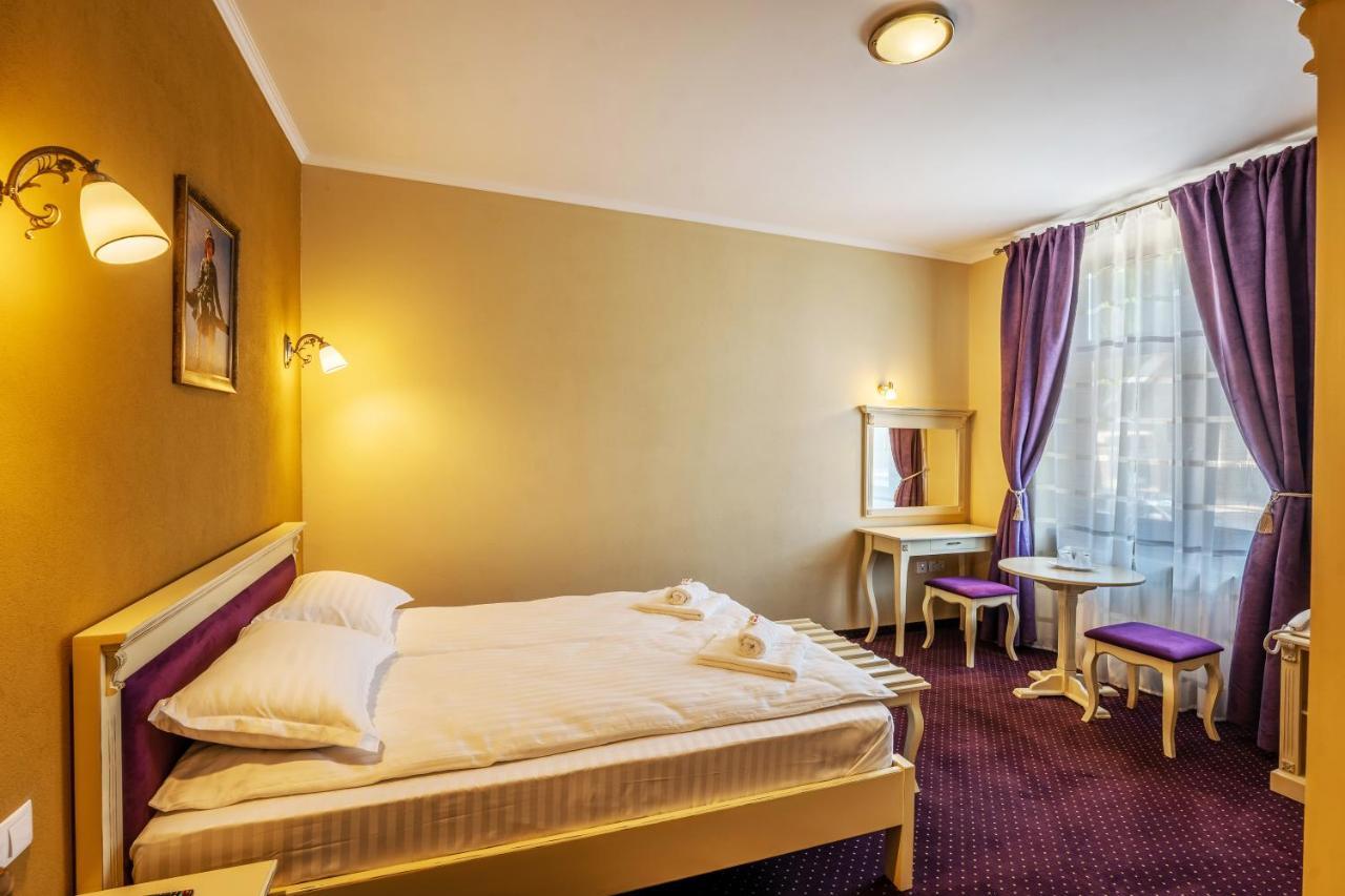 Hotel Princessophie Сигишоара Экстерьер фото