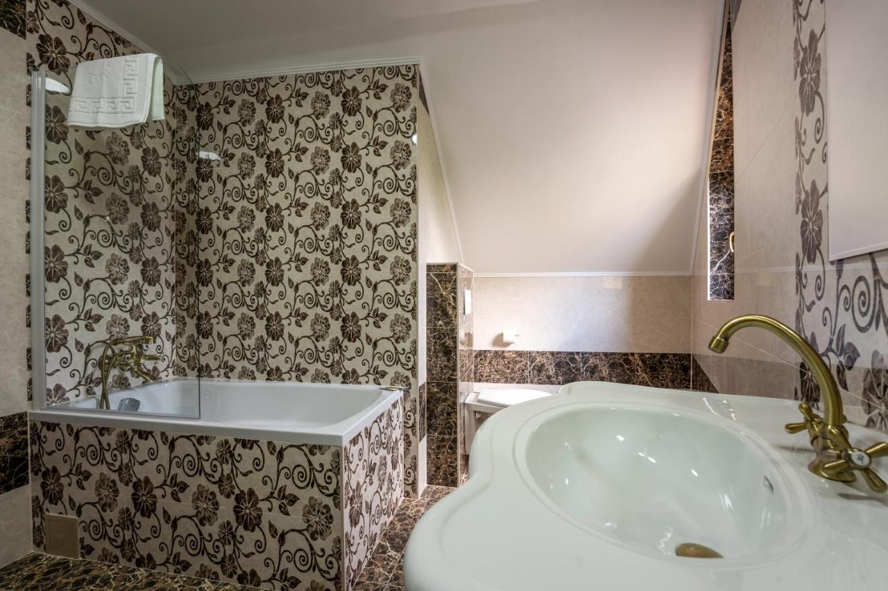 Hotel Princessophie Сигишоара Экстерьер фото