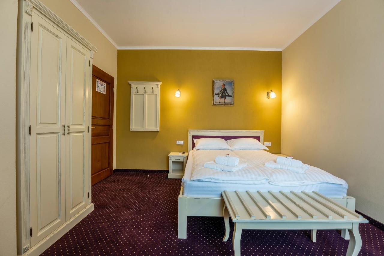 Hotel Princessophie Сигишоара Экстерьер фото