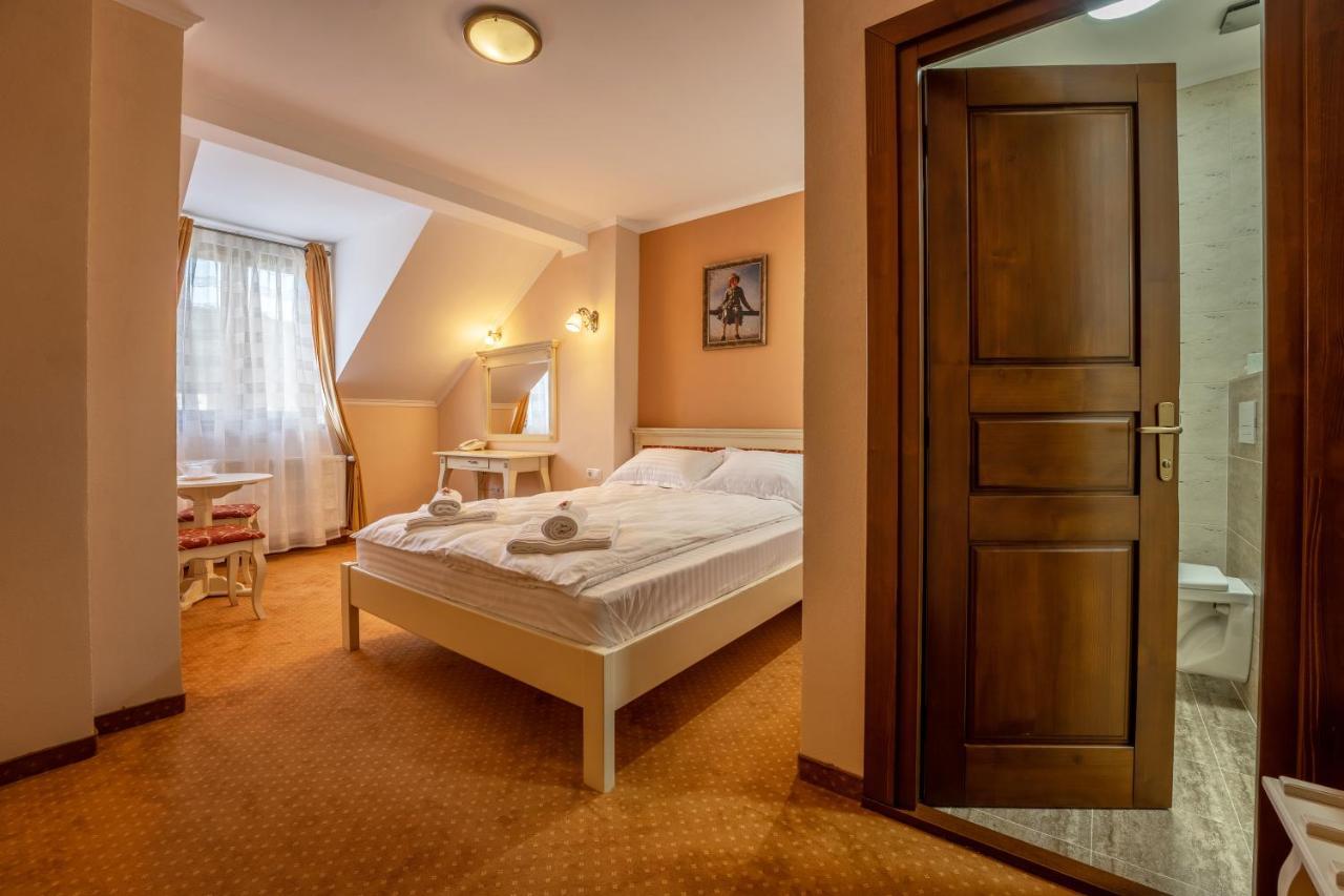 Hotel Princessophie Сигишоара Экстерьер фото