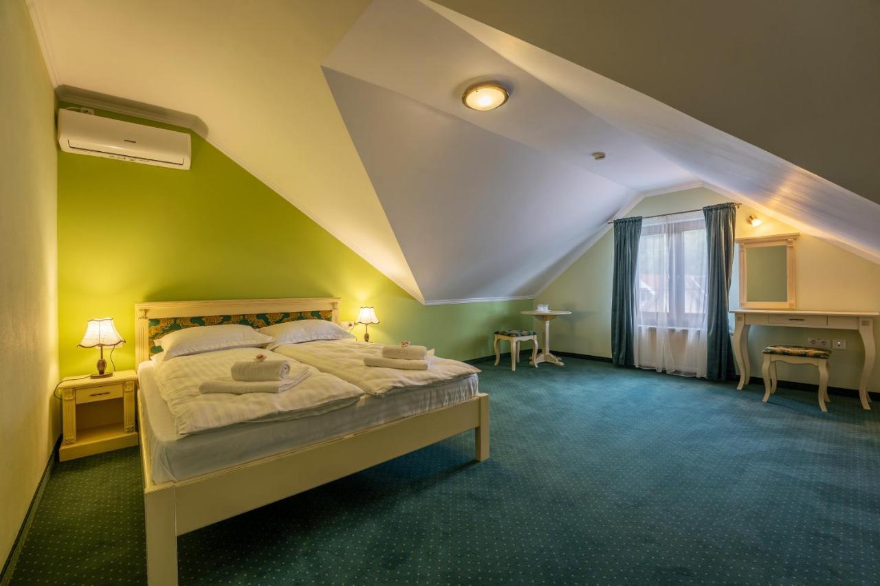 Hotel Princessophie Сигишоара Экстерьер фото