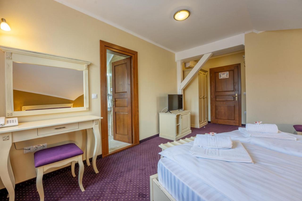 Hotel Princessophie Сигишоара Экстерьер фото