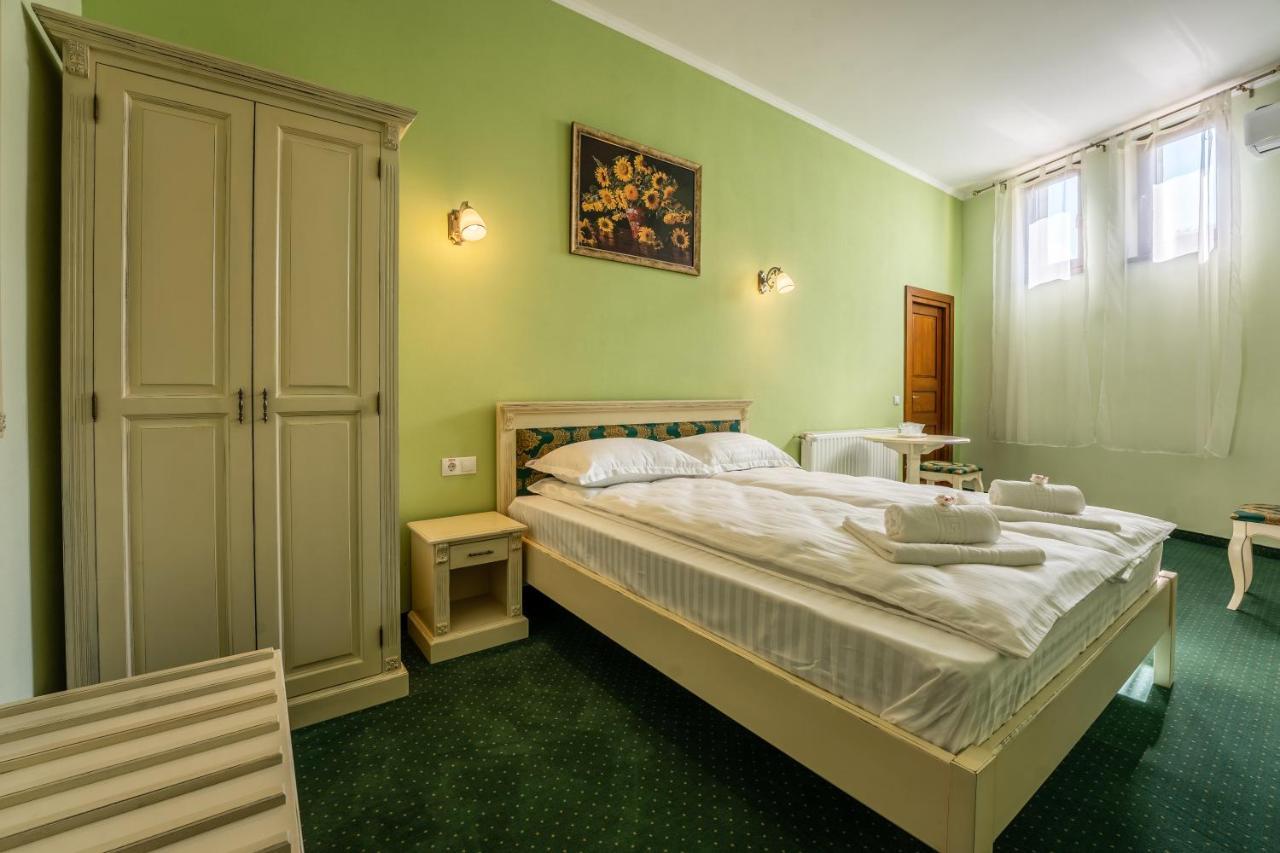 Hotel Princessophie Сигишоара Экстерьер фото