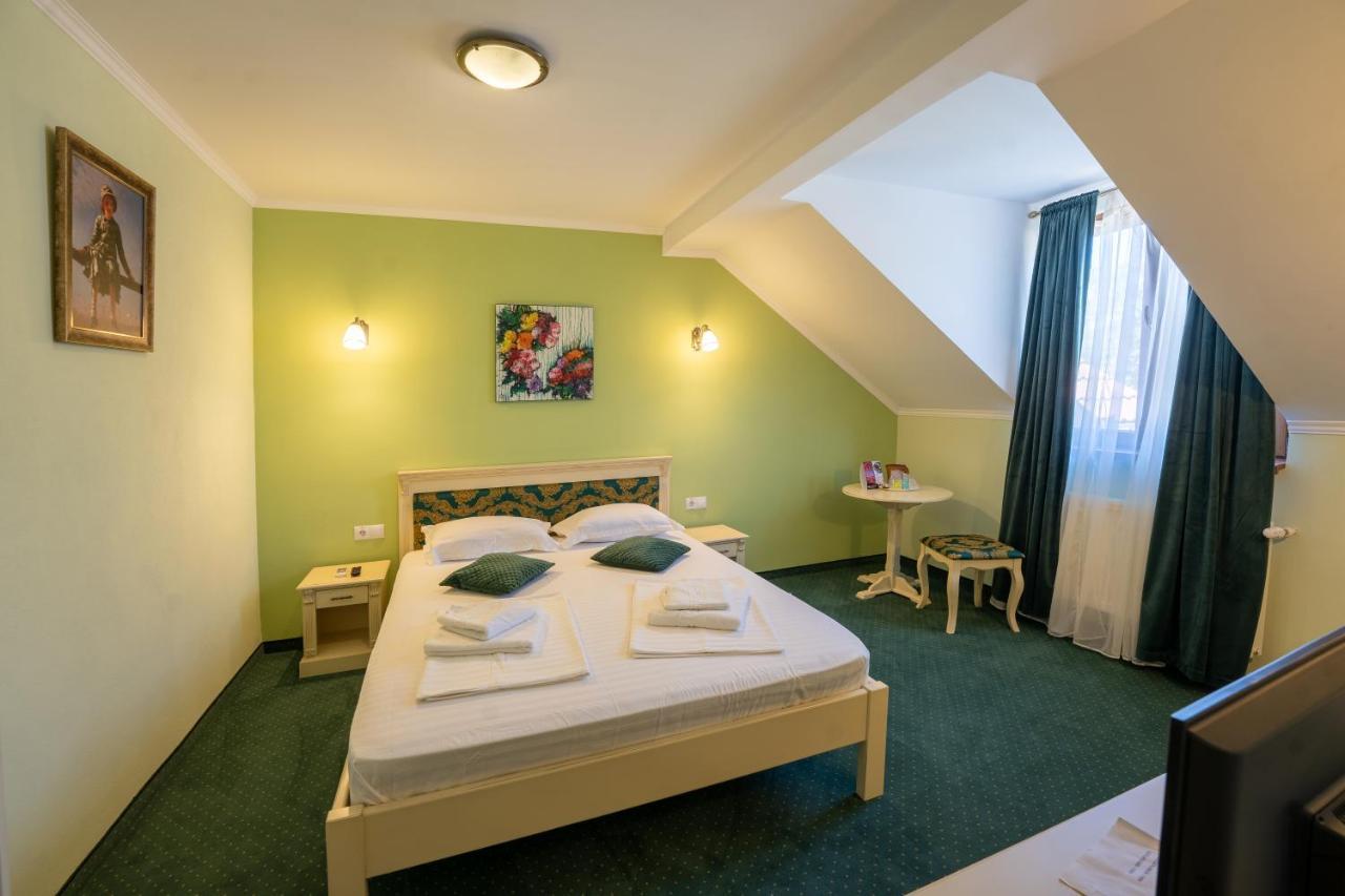 Hotel Princessophie Сигишоара Экстерьер фото